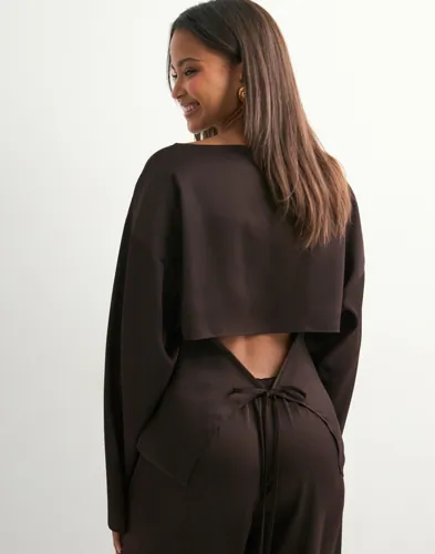 Nelly - Brun - Sassy Satin Blouse