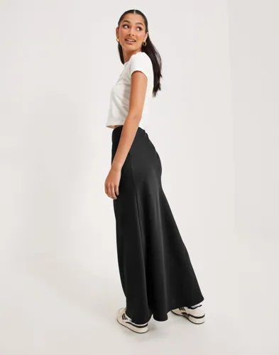 NEO NOIR Vicky Heavy Sateen Skirt maxikjolar dam – bild 2