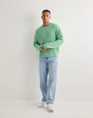 Que Sera Sera Roy Ribbed Knit Sweater Stickade tröjor herr – bild 2