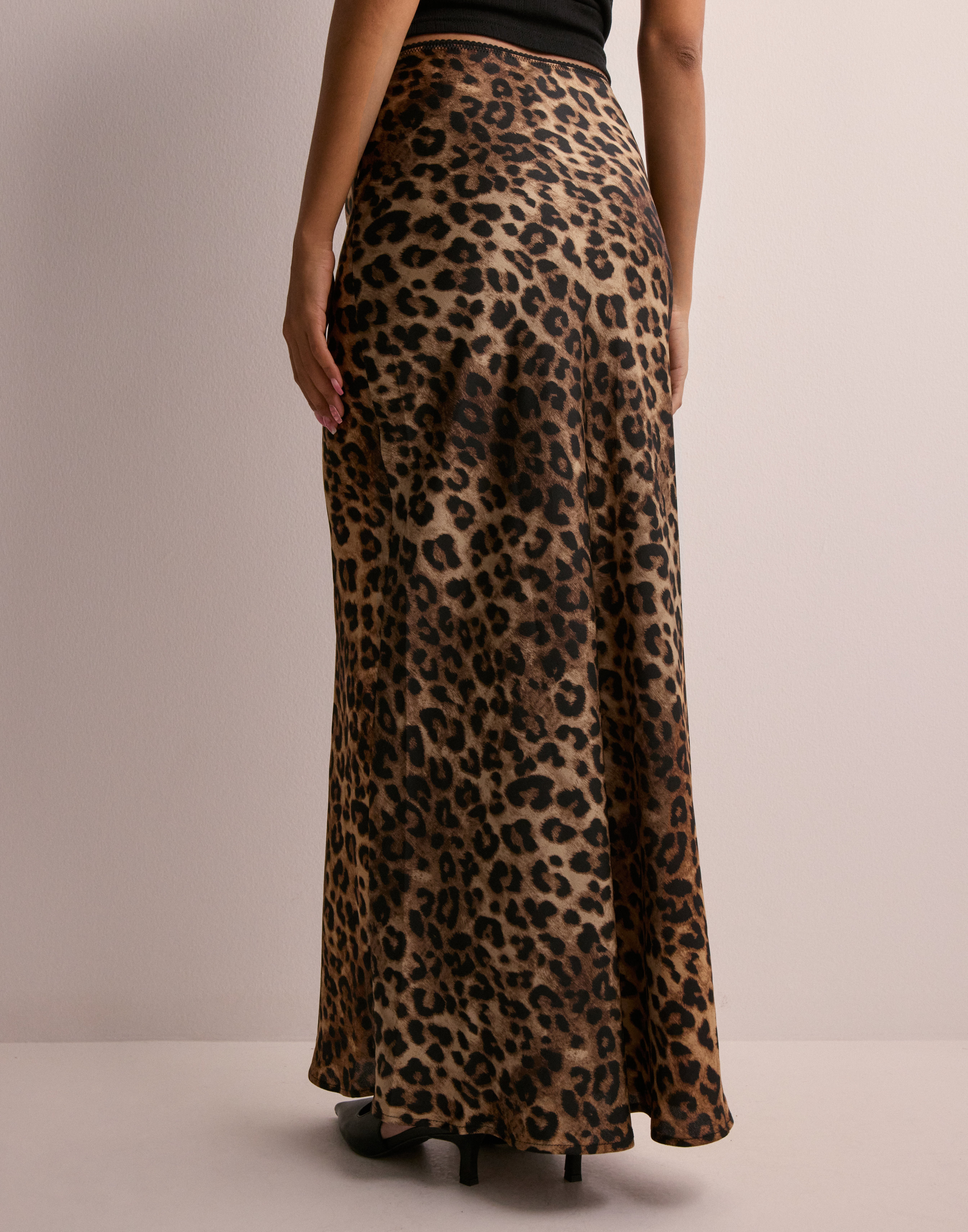 【PORTERNA】Leo Ready Long Skirt Leo Maxi Knit Skirt - Tuscan Brown | Rusty Australia