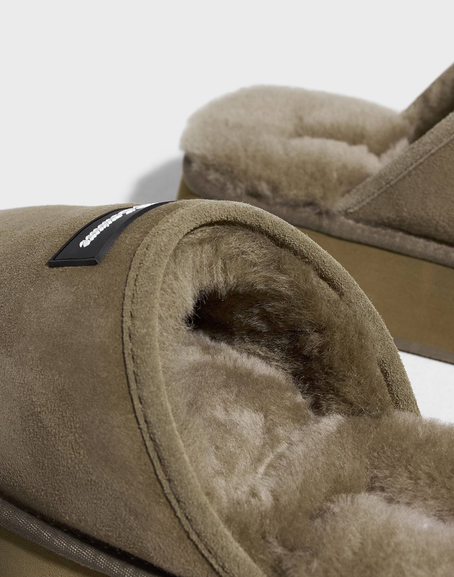 CAGGIE SHEEPSKIN CLOGG