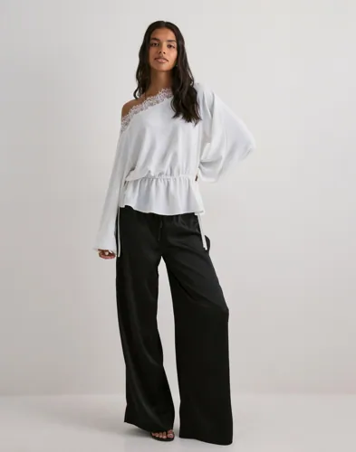 Nelly Slouchy Lace Blouse blusar dam – bild 3