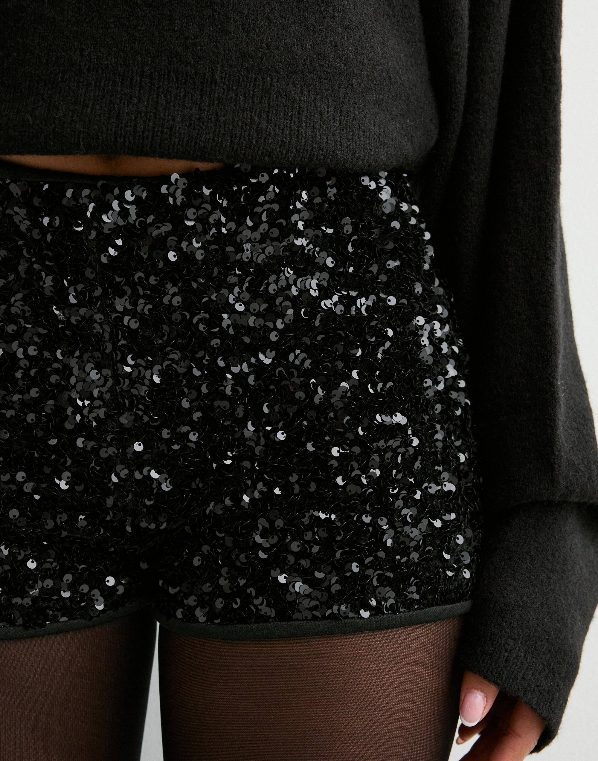 Kjøp Gina Tricot Sequin hot pants - Black | Nelly.com