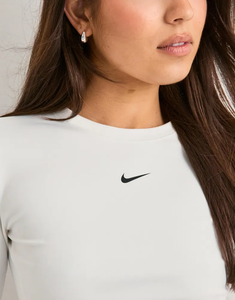 NIKE W Nk One Df Fttd Ls Top t-shirts dam – bild 3