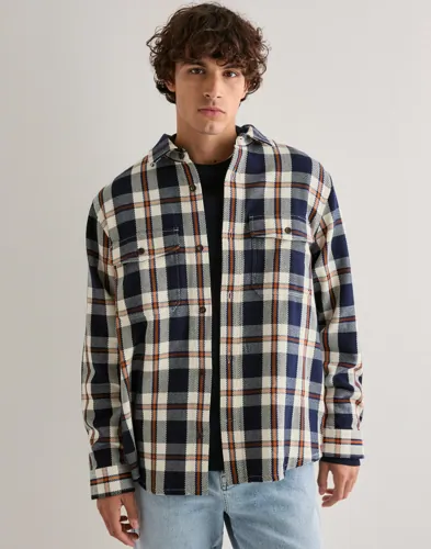 Rutig overshirt från Gant i kraftig twill med knäppning framtill