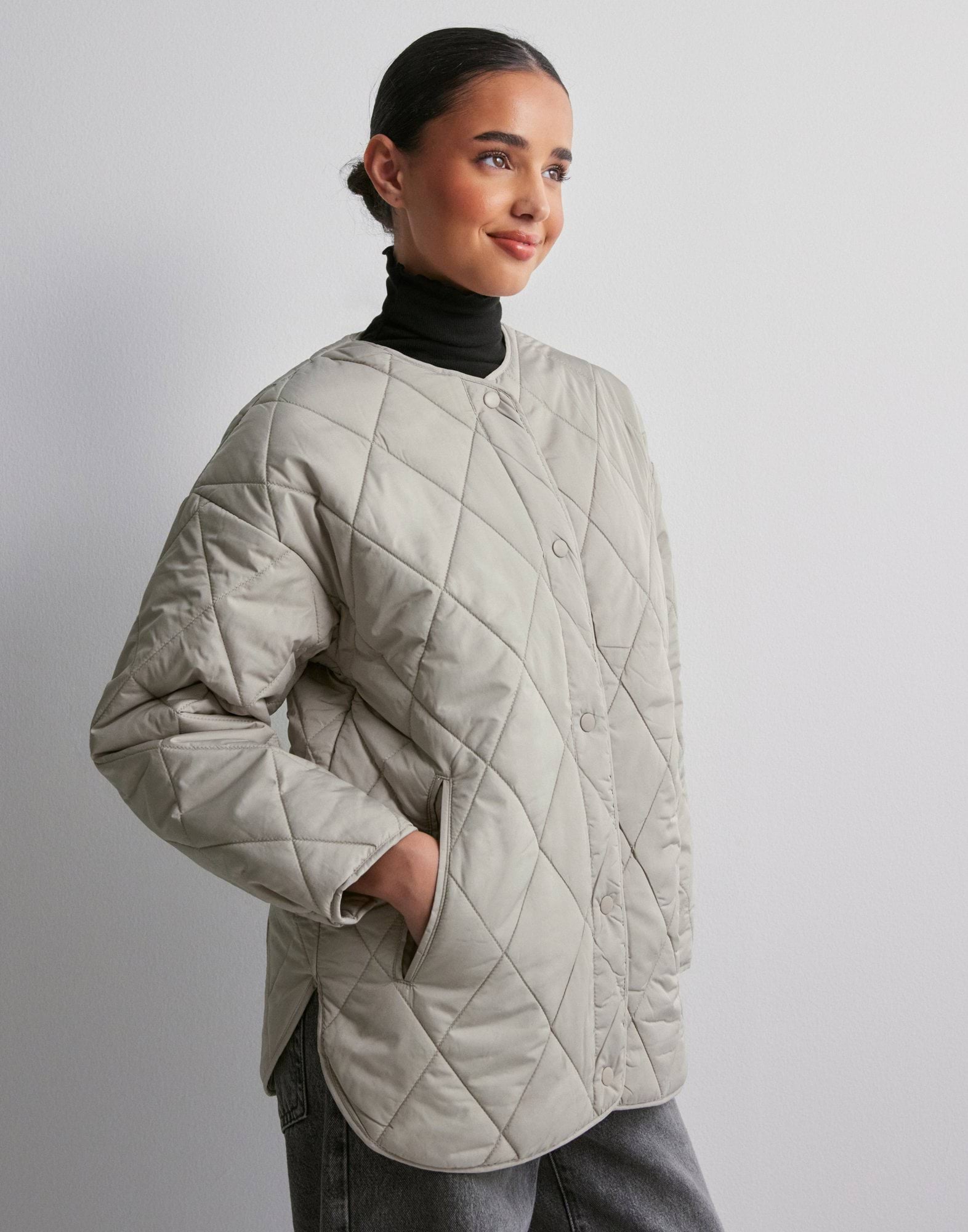 This is the surprisingly chic $26 teddy vest Amazon shoppers are calling 'perfec
