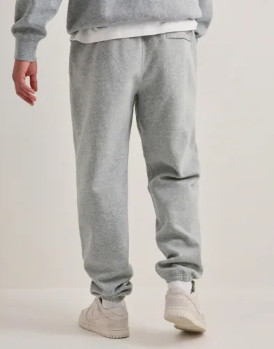 NIKE M Nk Club Bb Cuff Pant Mjukisbyxor herr – bild 3