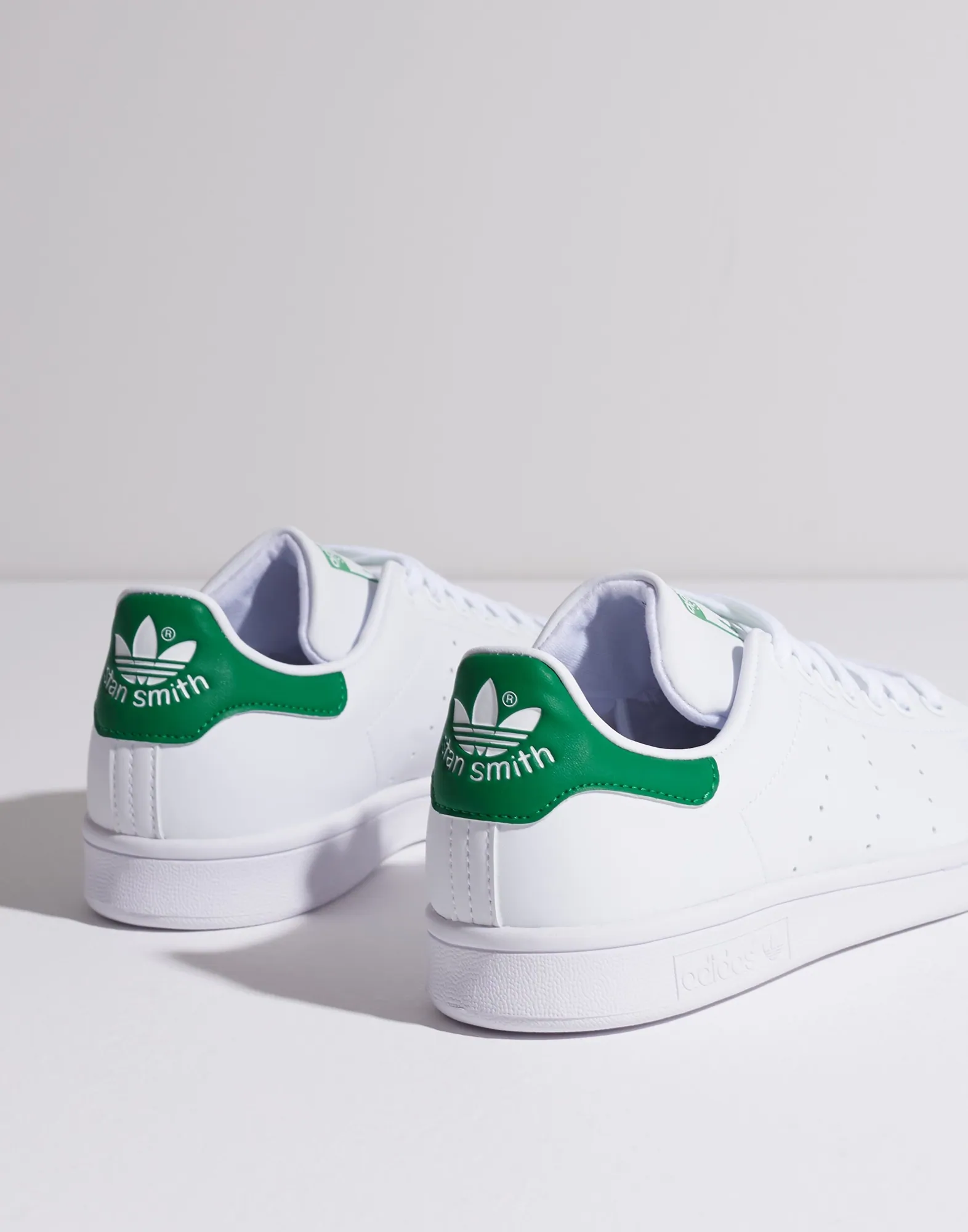 STAN SMITH