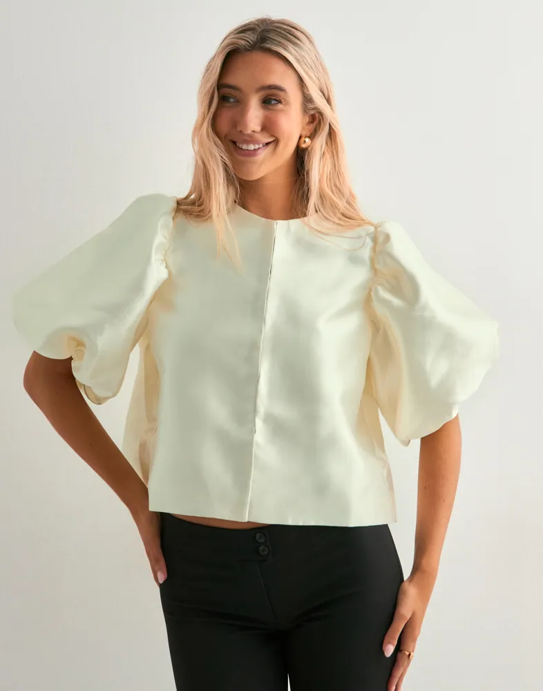 Cleo pouf sleeve blouse