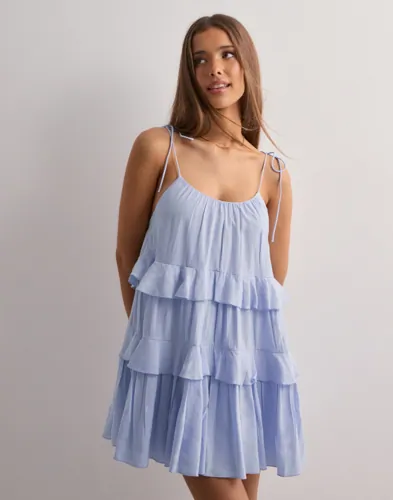 Nelly Volume Flounce Dress korta klänningar dam – bild 3