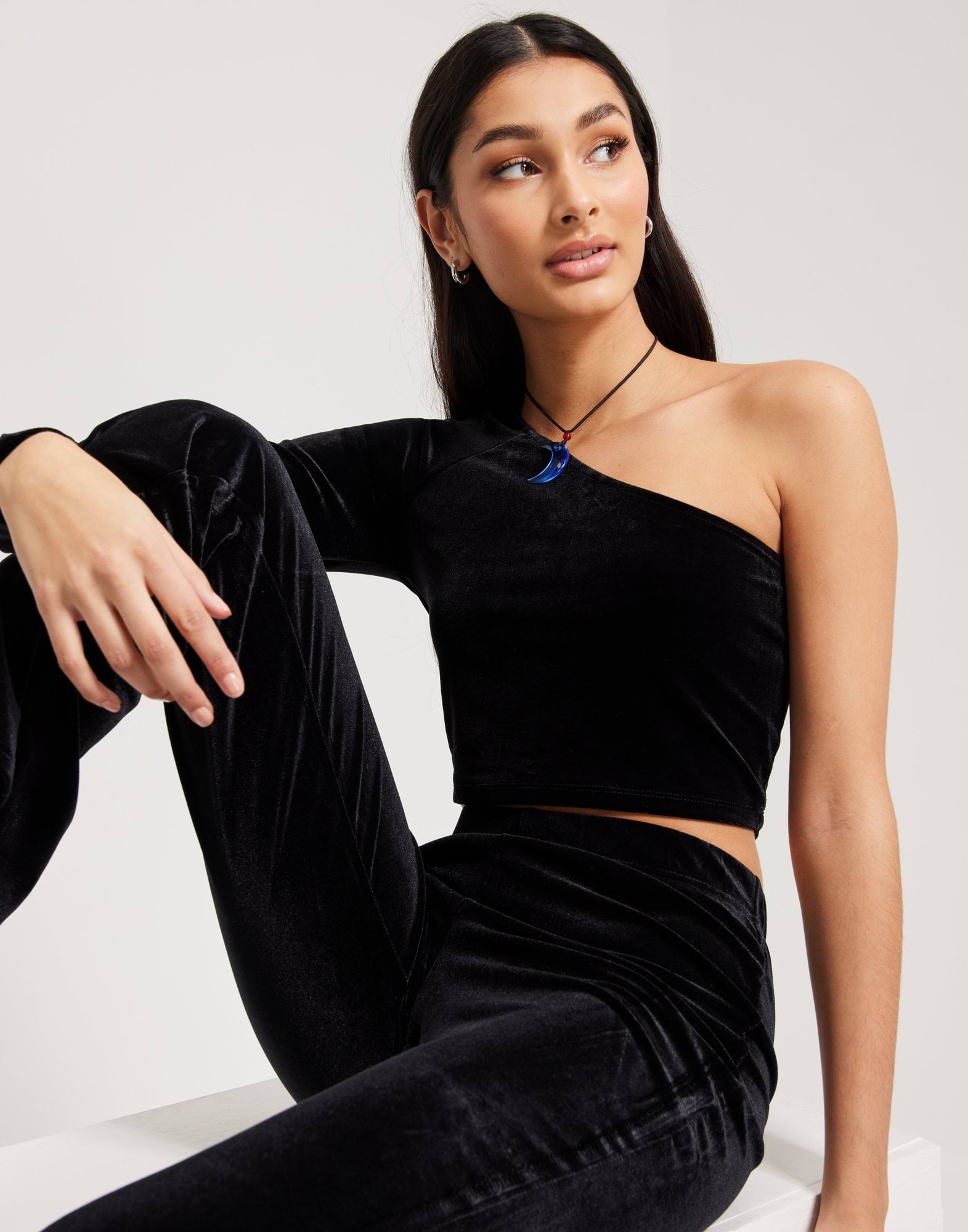 ONLSMOOTH ONE SHOULDER VELVET TOP J