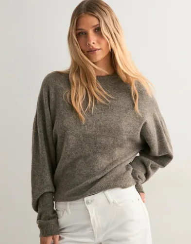 Nelly - Brun - Sleeve Focus Knit Sweater