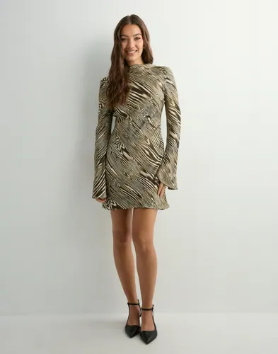 MALINA Cezanne Low Back Satin Mini dress korta klänningar dam – bild 3
