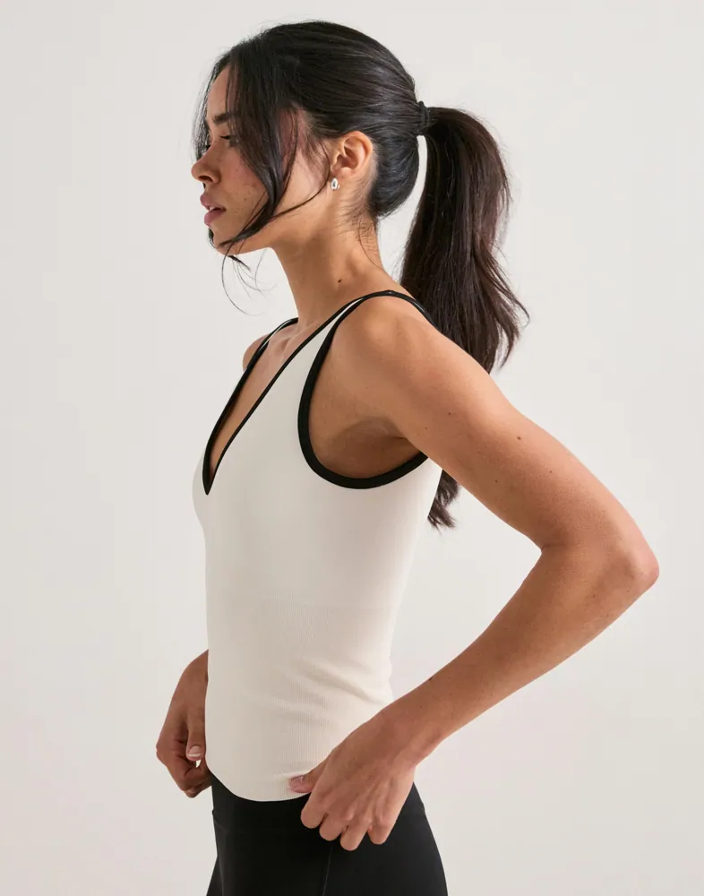 Aimn Shape Seamless Deep Cut Single toppar & linnen dam – bild 2