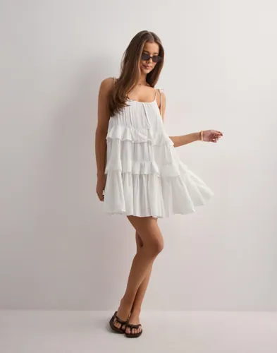 Nelly Volume Flounce Dress korta klänningar dam – bild 2