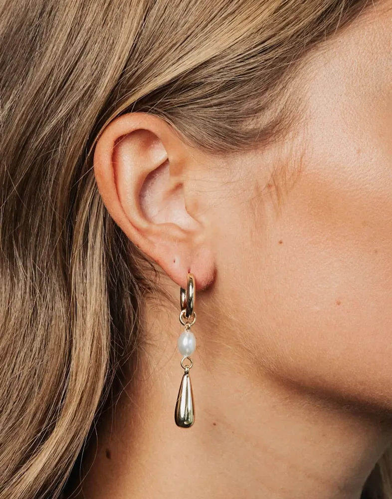 Pearl Drop Earring