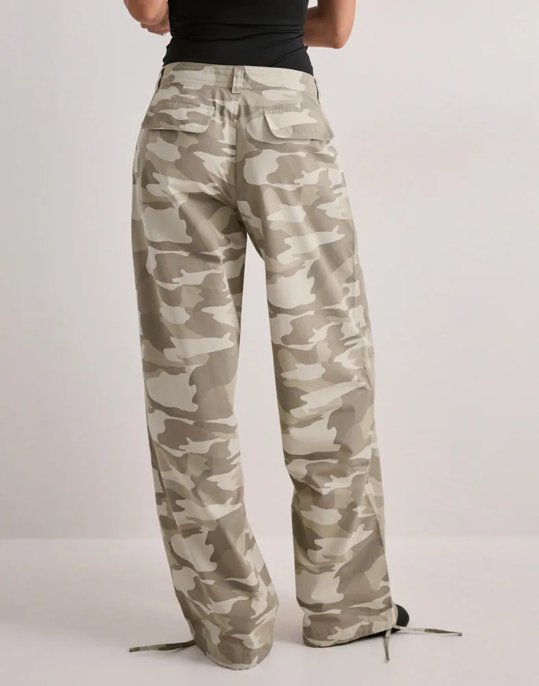 camo cargo pants