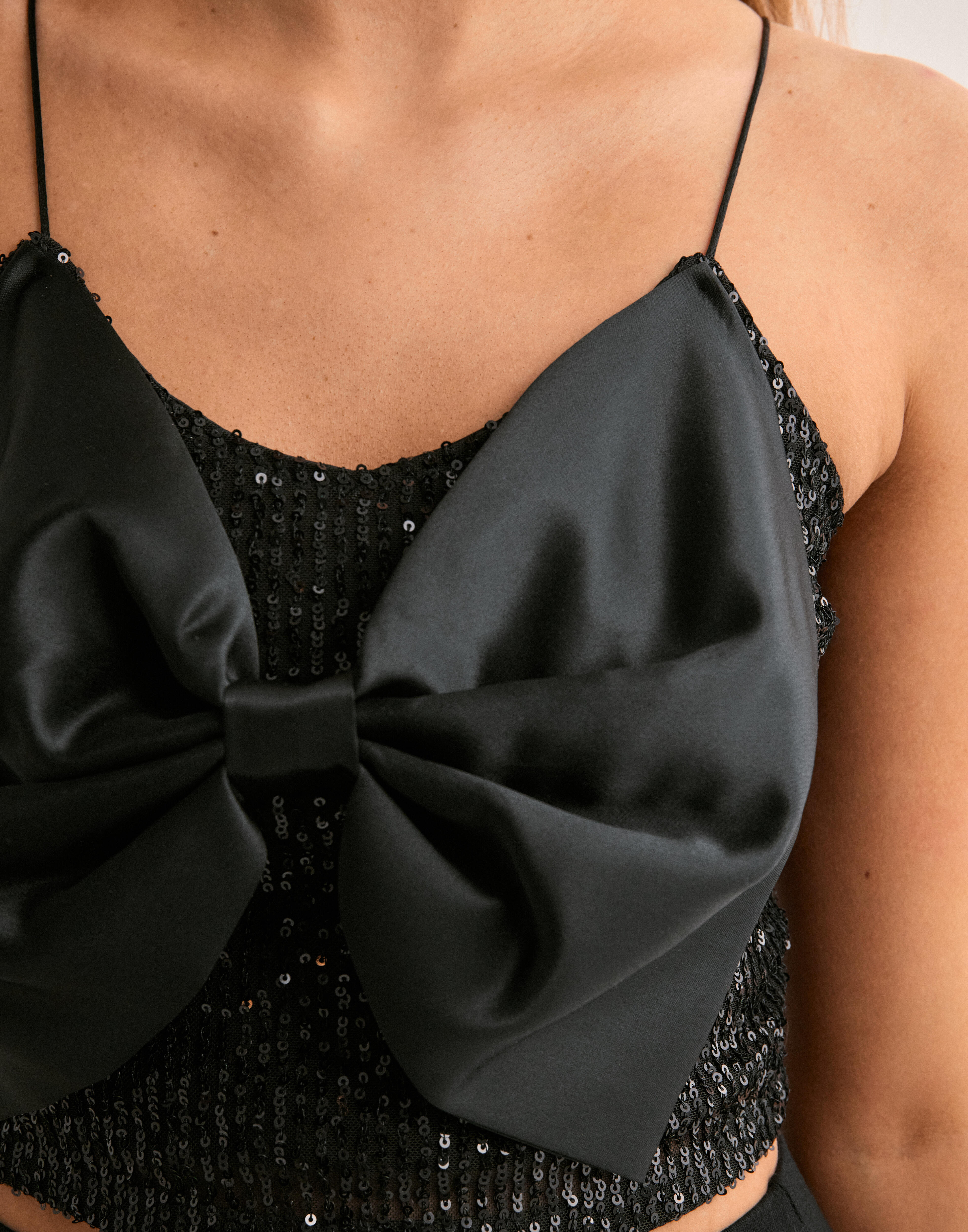 ONLY T-Shirt 'ONLANA' in Schwarz | ABOUT YOU