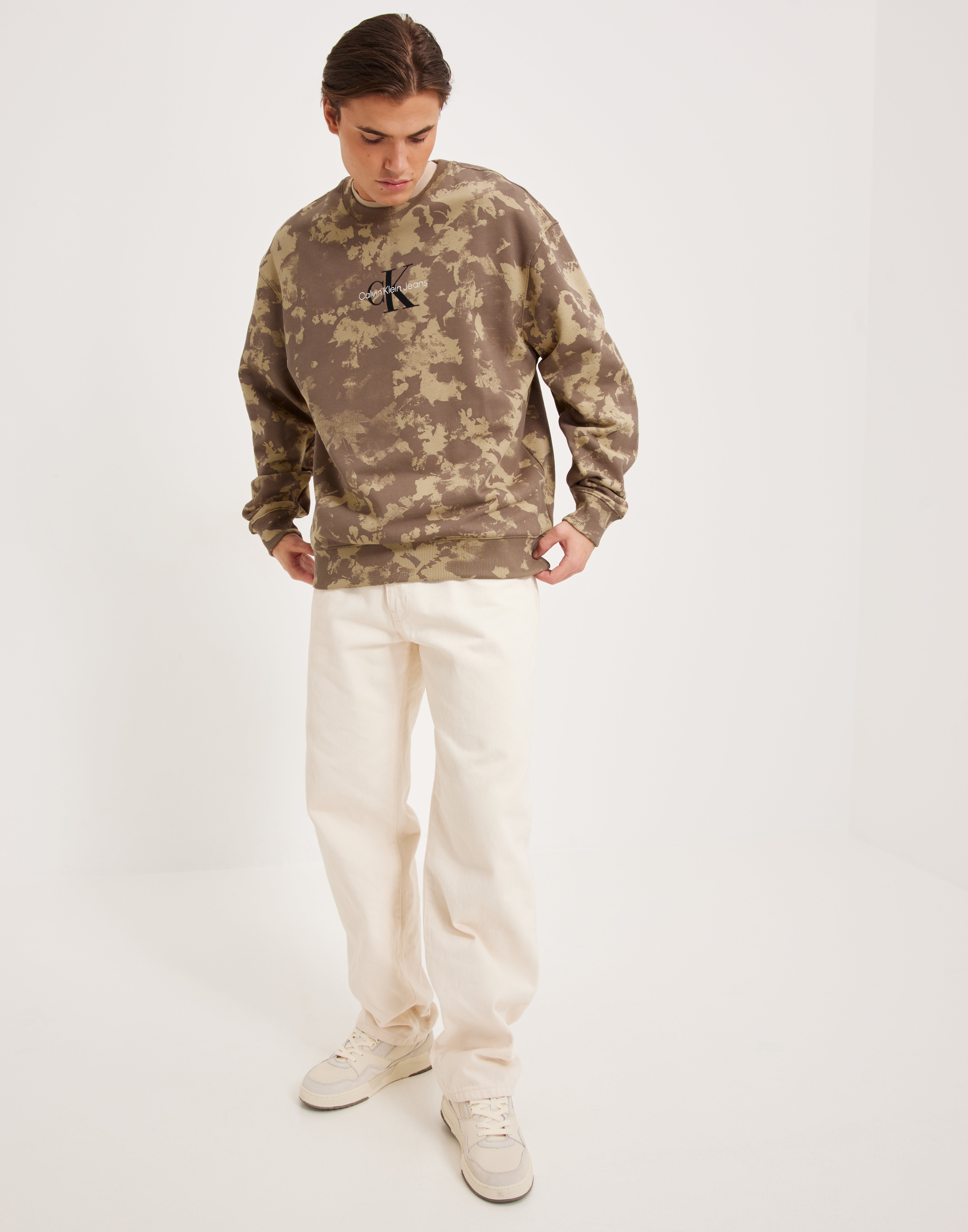 Calvin klein camo pants hotsell