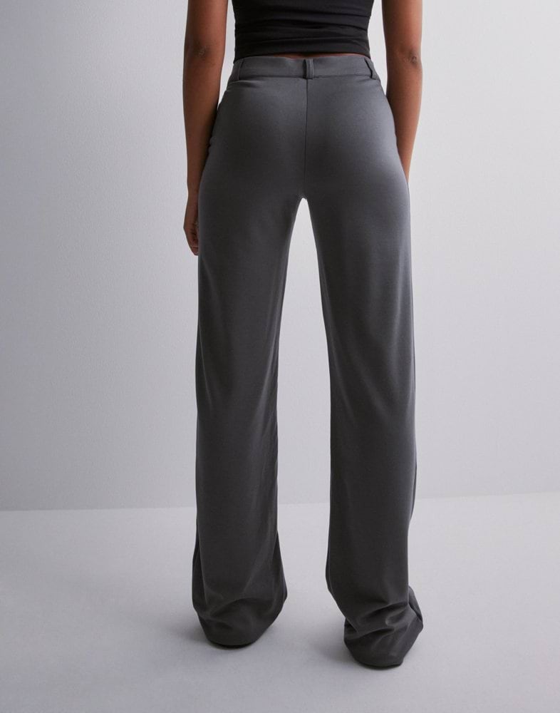 Kjøp Nelly I Love It Low Waist Suit Pants Grey