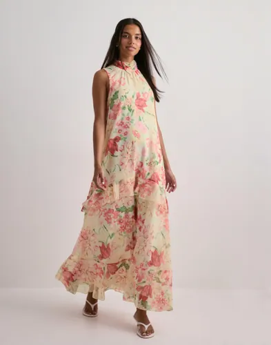 Floral Dresses for Women - Romantic & Trendy | Nelly