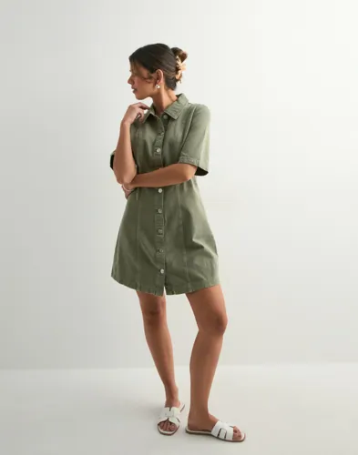 Only - Grøn - Onlsilla 2/4 Short Button Dress Cc