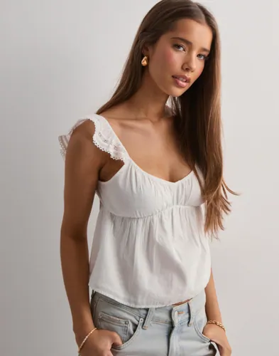 Nelly - Hvid - Lace Detail Frill Top