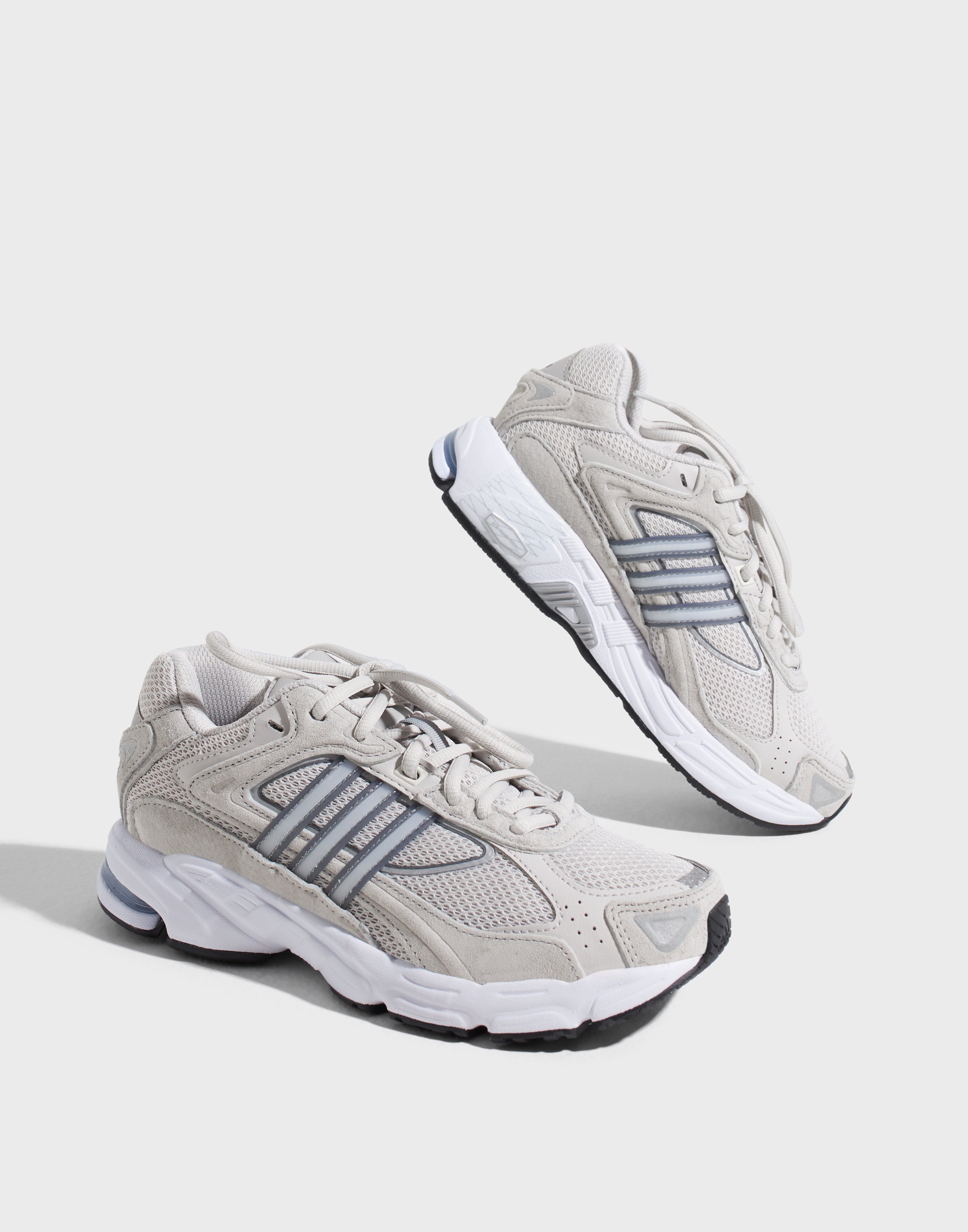 【超ポイントバック祭】 Buy Adidas Nelly.com | Grey - W CL RESPONSE Originals シューズ