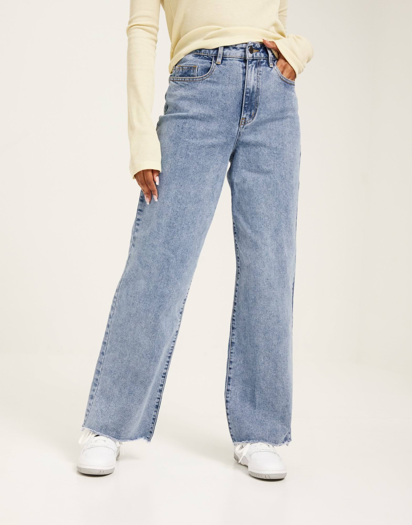 OBJSAVANNAH HW WIDE LEGGED JEANS RE