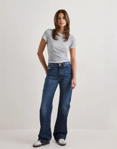 Diesel 1971 D-sent raka jeans dam – bild 3