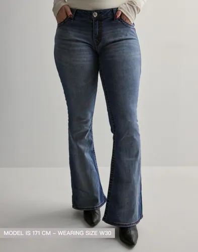 True Religion - Blå - Nelly Ultra Low Rise Joey Flare Big T