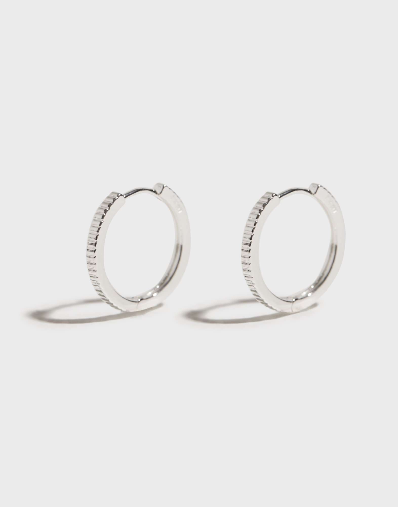 Silver 20mm Ribbed Hoops