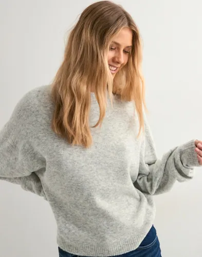Nelly - Grå - Sleeve Focus Knit Sweater