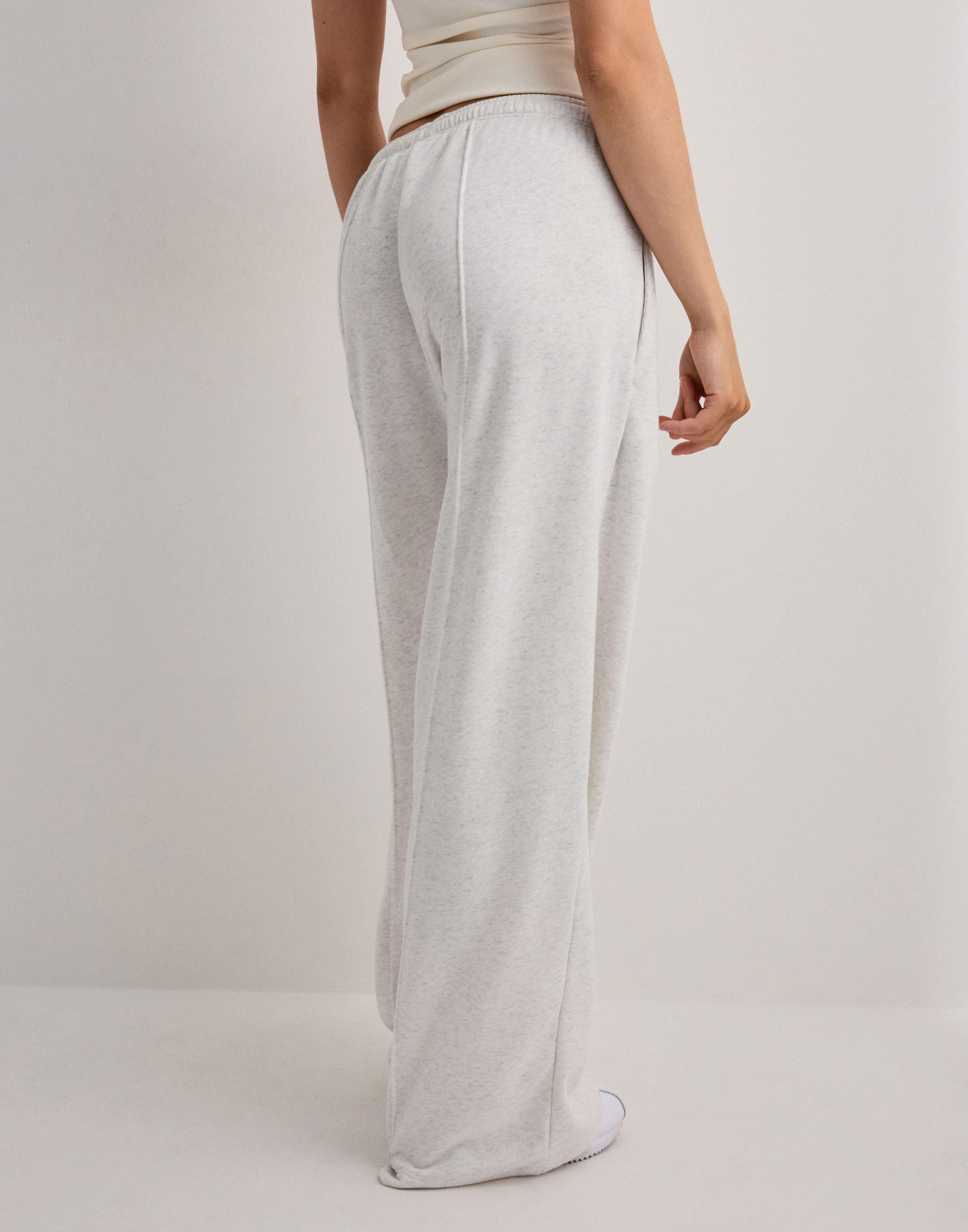 Buy Nike W Nsw Offln Chll Ft Oh Mr Pant - Birch | Nelly.com