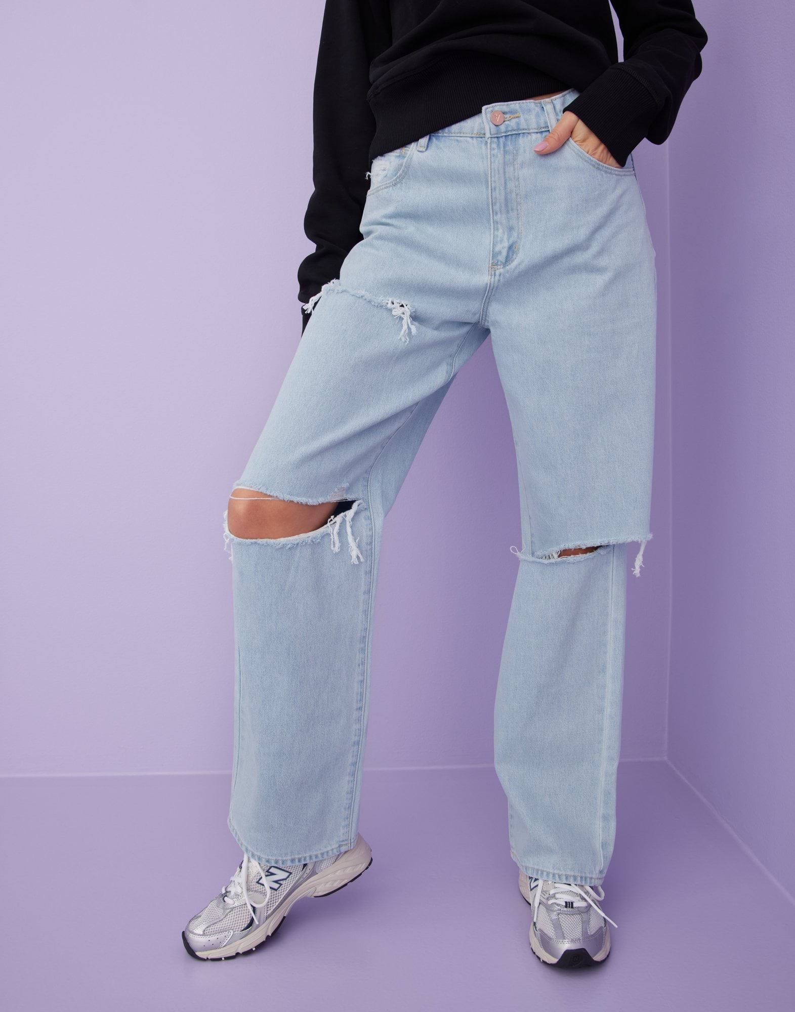 A SLOUCH JEANS BLEACHED STONE RIP