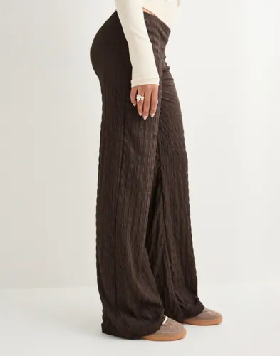 Nelly Stunning Low Waist Structure Pants chinos dam – bild 2