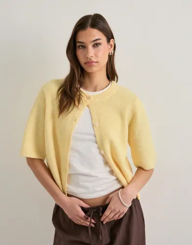 Pieces - Gul - Pcsilly Ss O-Neck Knit Cardigan Noo