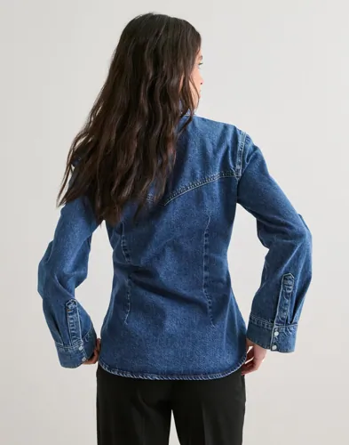 MALINA Anthea Fitted Waist Denim Shirt skjortor dam – bild 3