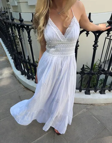 Nelly - Vit - That Extra Dress
