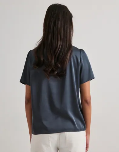 PIECES Pcjessa Ss O-Neck Top Wvn Noos Bc toppar dam – bild 3
