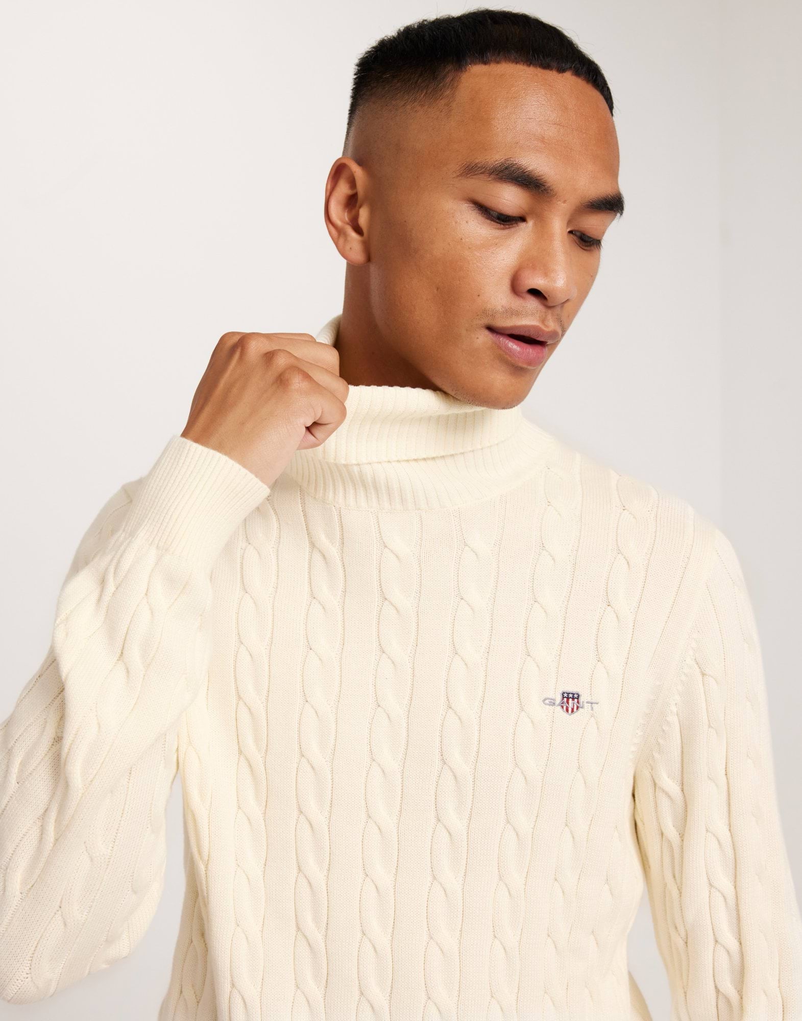 COTTON CABLE TURTLE NECK