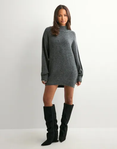 Nelly - Grå - Long Knit Sweater