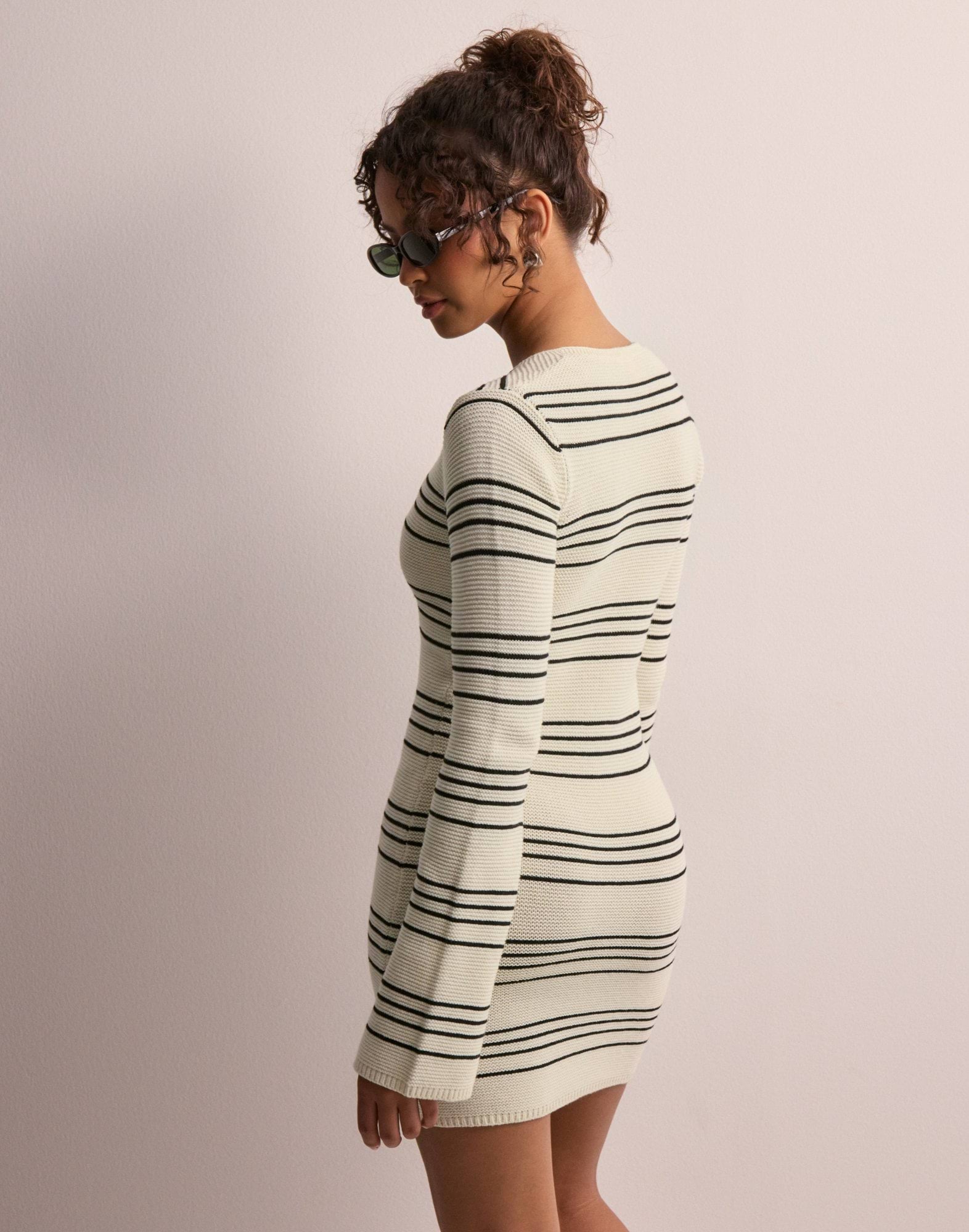 Köp Nelly Easy Long Sleeve Knit Dress - Striped | Nelly.com
