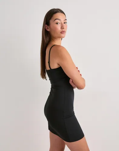 Nelly Built In Bra Mini Dress korta klänningar dam – bild 3