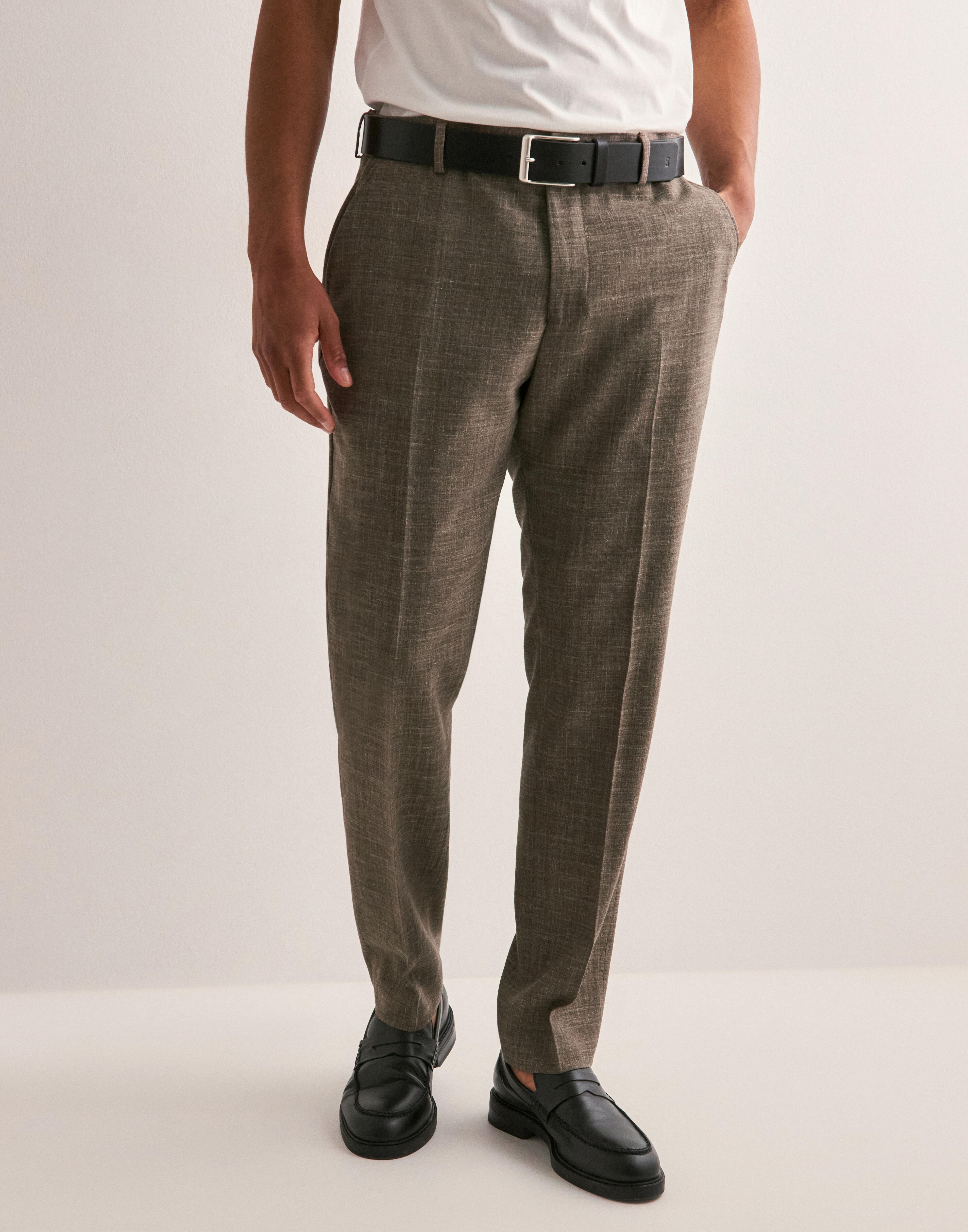 Kjøp Selected Men SLHSLIM-OASIS LINEN TRS NOOS - Dark Sand Melange | NLYMAN
