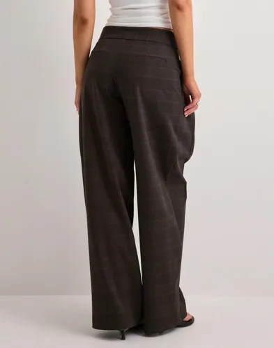 Nelly Volume Pleat Pants kostymbyxor dam – bild 2