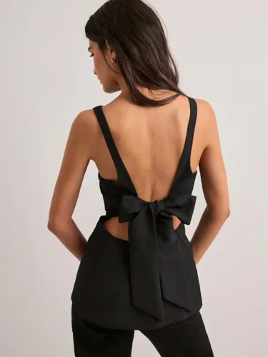Neo Noir - Sort - Agape Structure Tie Top