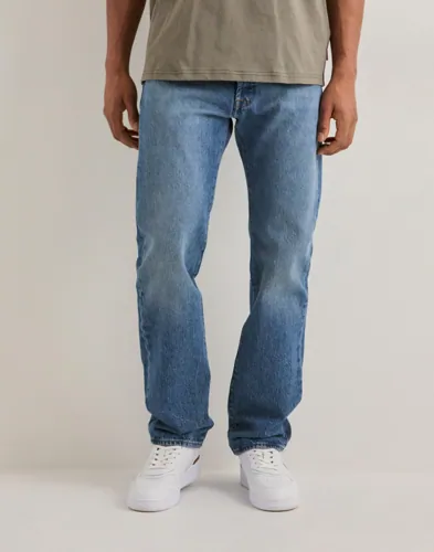 Blå Levi's 501-jeans med knappslå i midjan