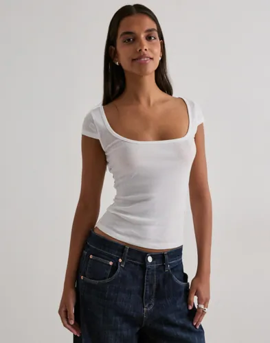 Nelly - Hvid - Perfect Basic Short Sleeve Top