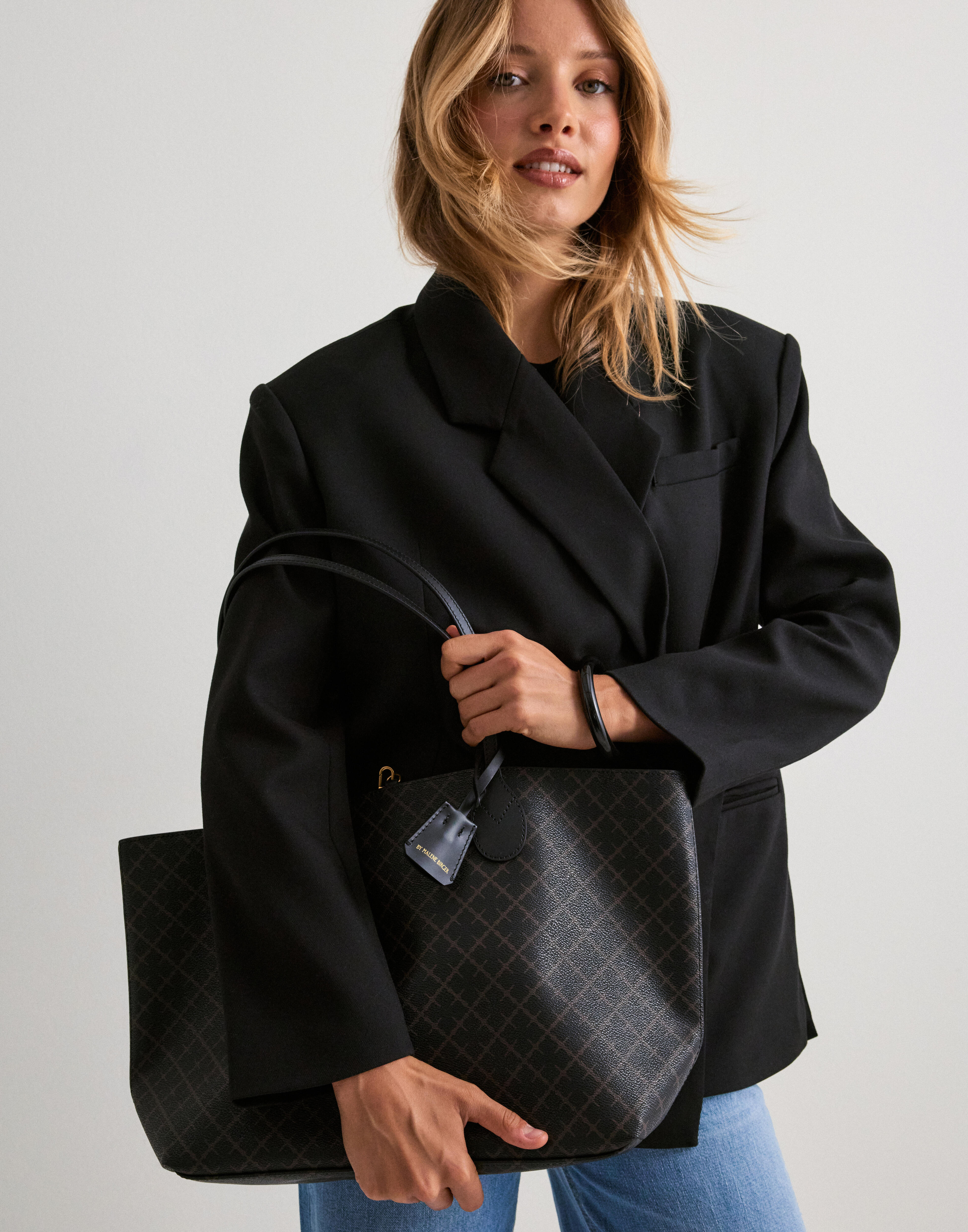 Abigail Buy By Malene Birger Abigail - Dark Chocolate | Nelly.com